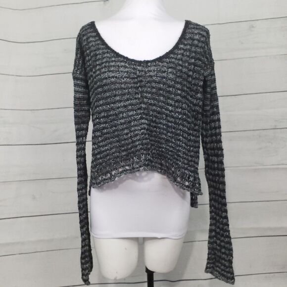 3/$25 Free People chunky knit crop top Large - Picture 1 of 7